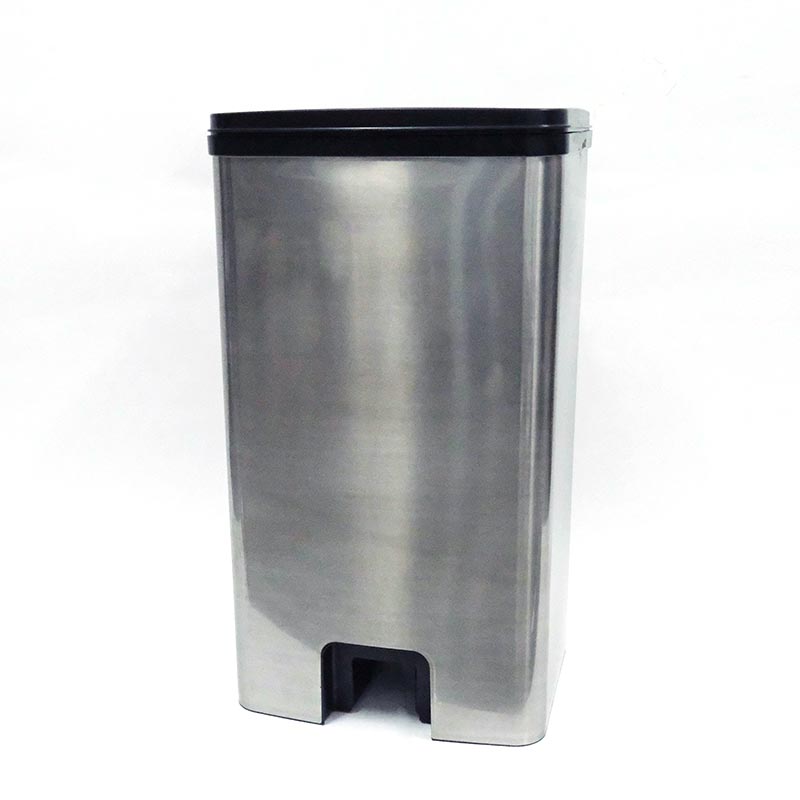 การฉีดขึ้นรูปภาชนะบรรจุขยะในฉลากแม่พิมพ์